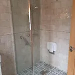 Holly Apartmán